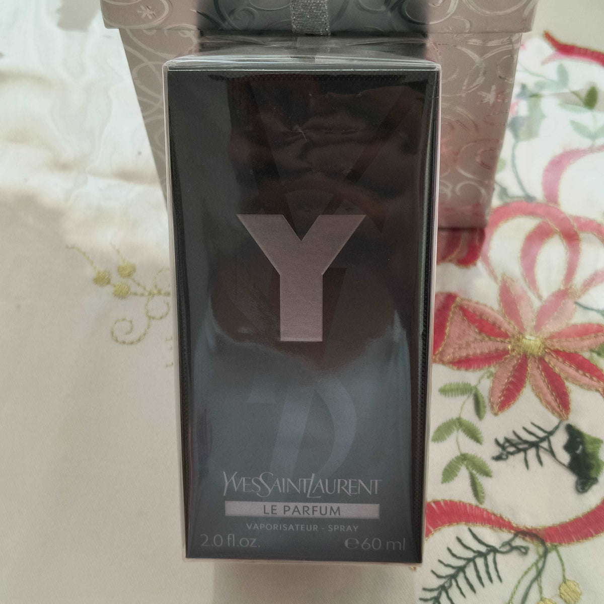 Y Yves Saint Laurent