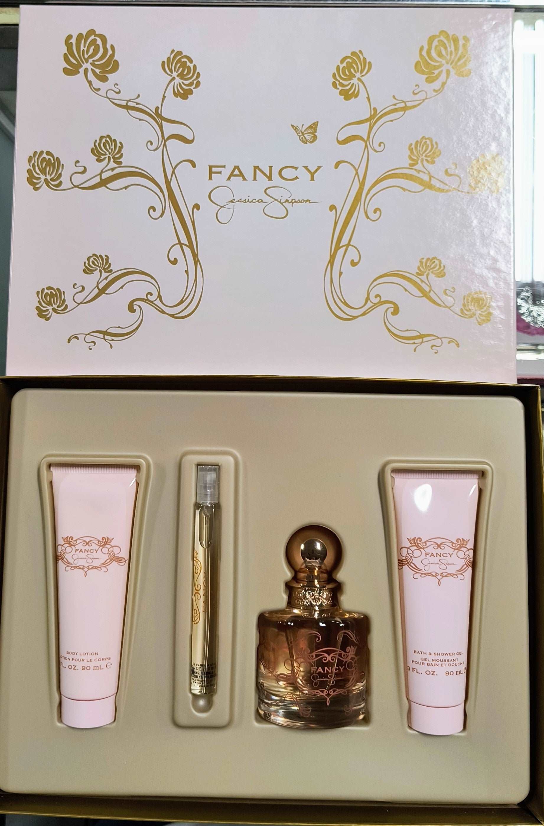 Fancy Jessica Simpson set